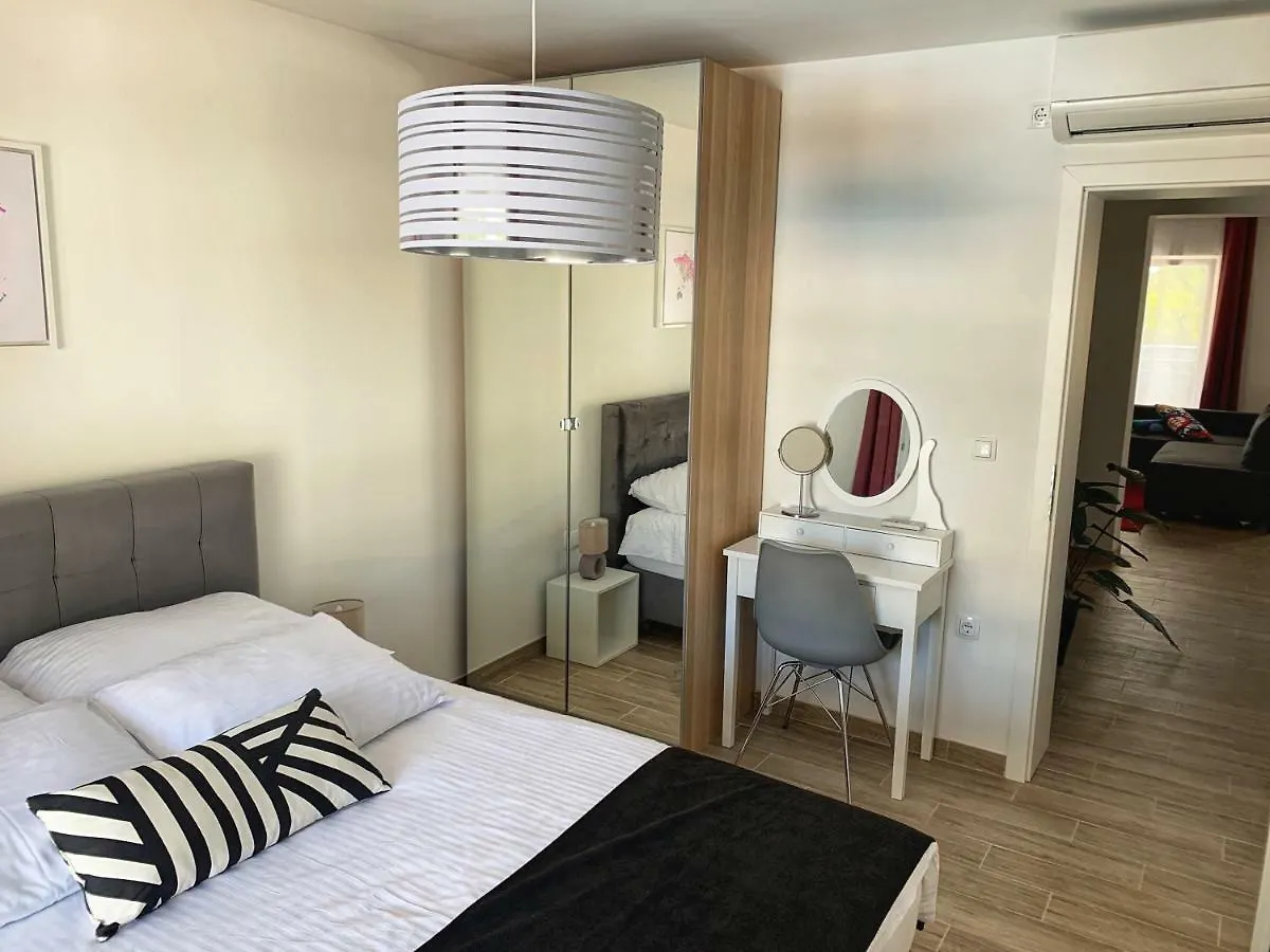Apartment Villa Lord Pomer Croatia
